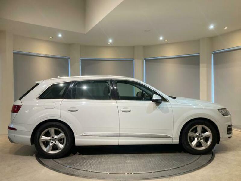 Q7