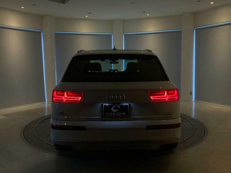Q7