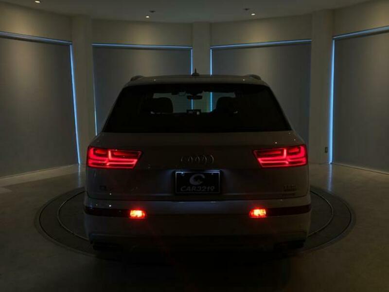 Q7