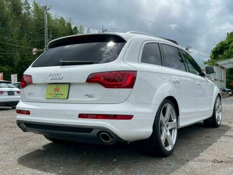Q7