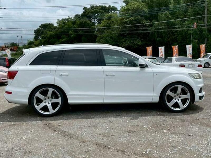 Q7