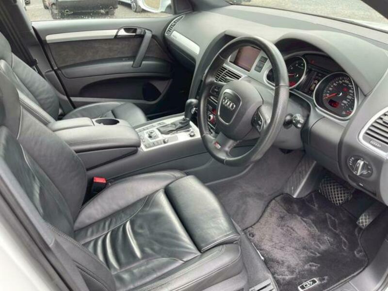 Q7