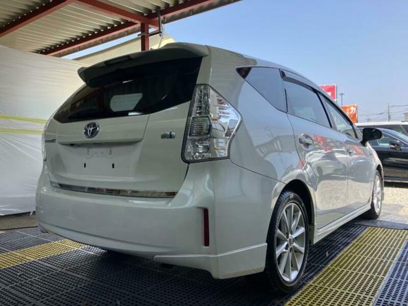 PRIUS ALPHA