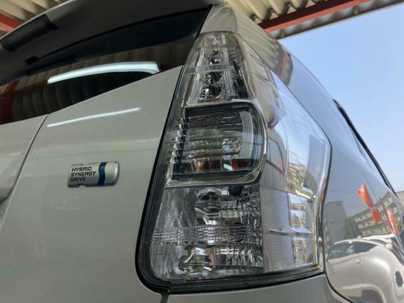 PRIUS ALPHA