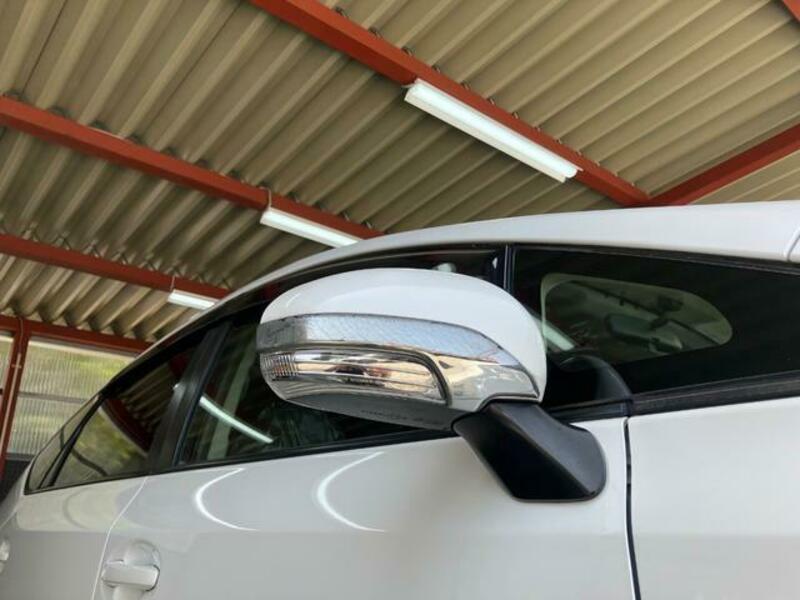 PRIUS ALPHA