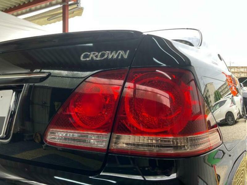 CROWN