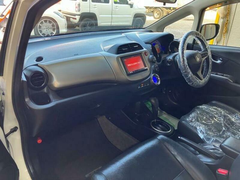 FIT HYBRID