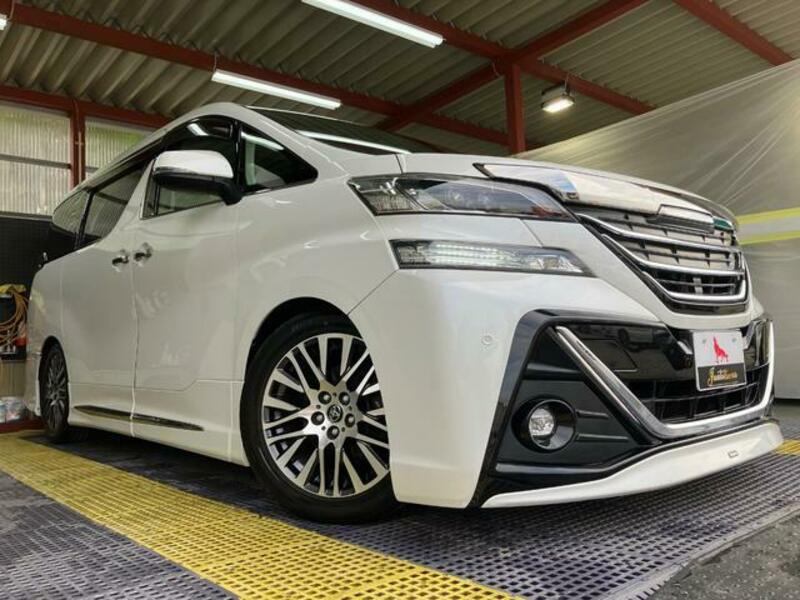TOYOTA VELLFIRE