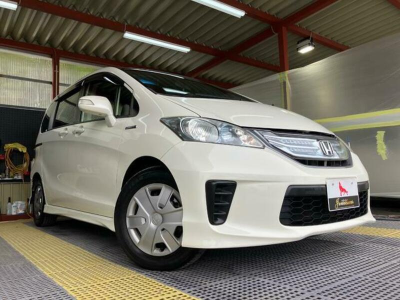 HONDA FREED HYBRID