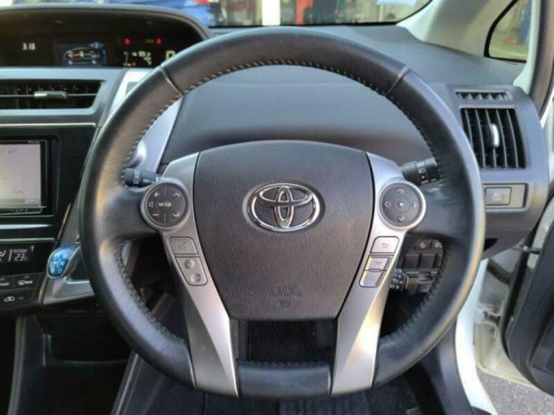 PRIUS ALPHA