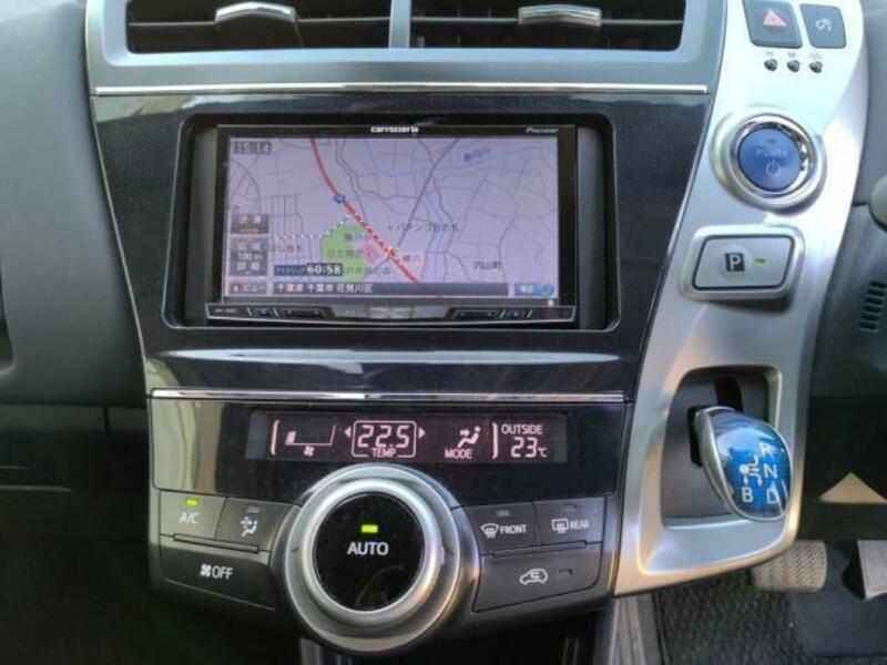 PRIUS ALPHA