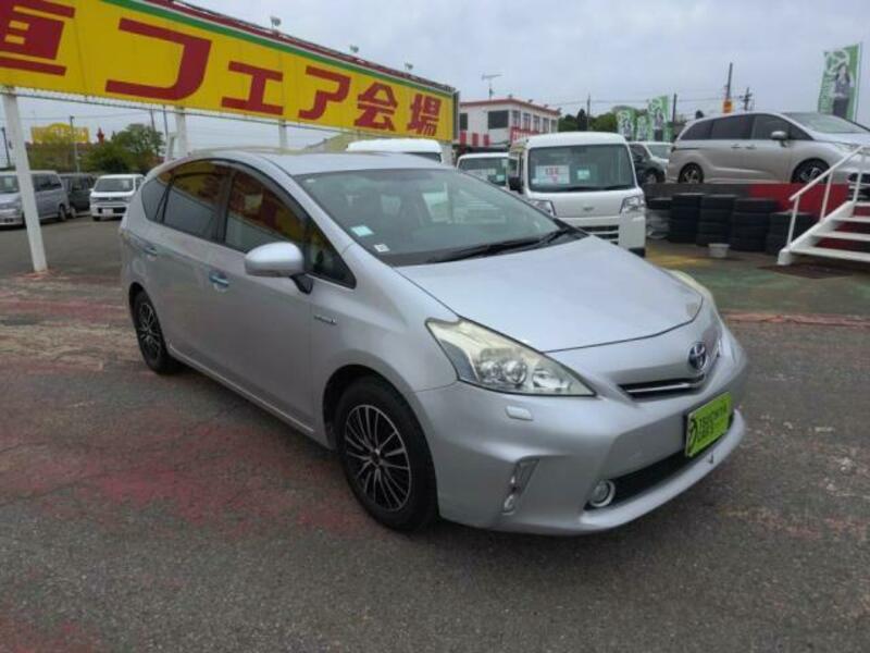 PRIUS ALPHA