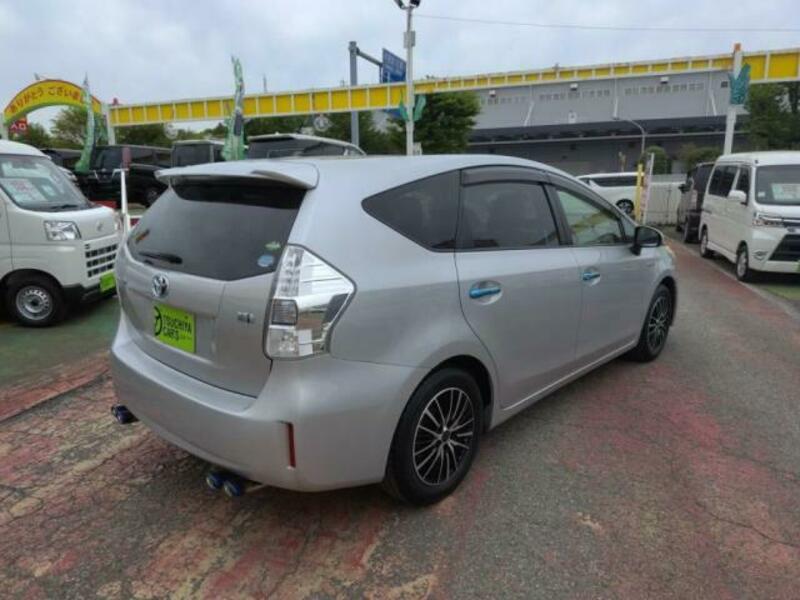 PRIUS ALPHA