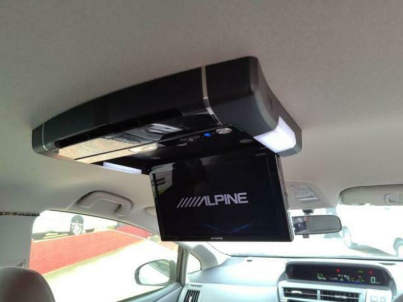 PRIUS ALPHA
