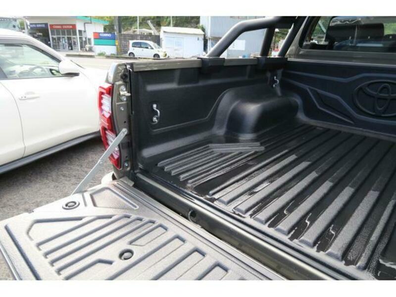 HILUX