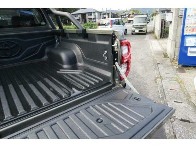 HILUX