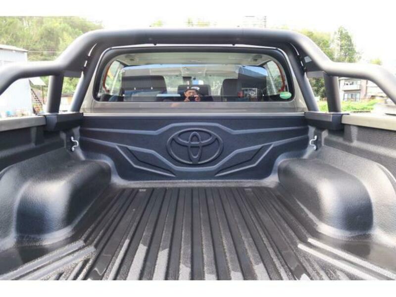 HILUX