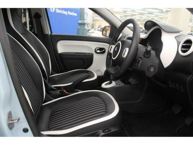 TWINGO