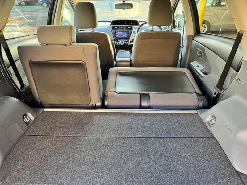 PRIUS ALPHA