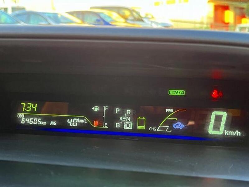 PRIUS ALPHA