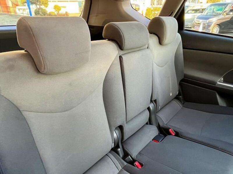 PRIUS ALPHA