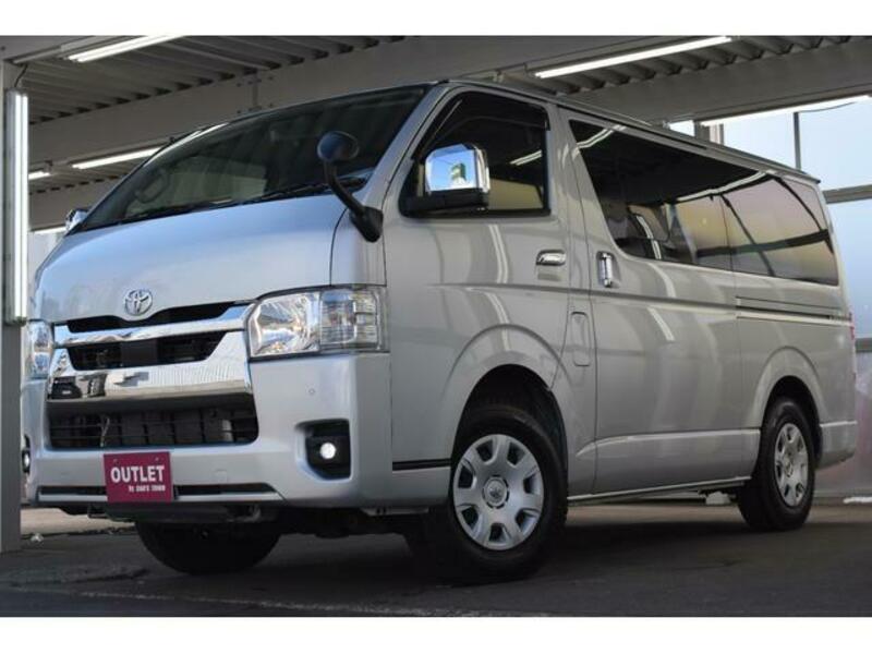 TOYOTA HIACE VAN