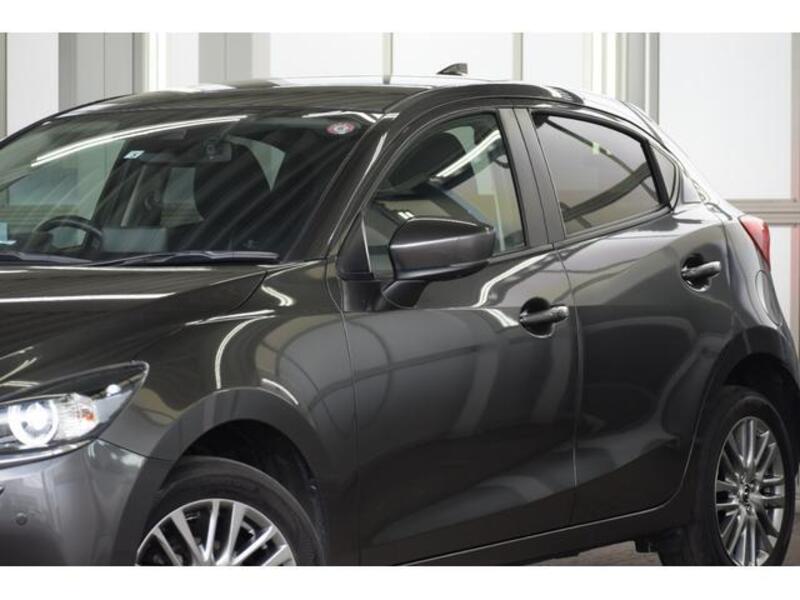 MAZDA2