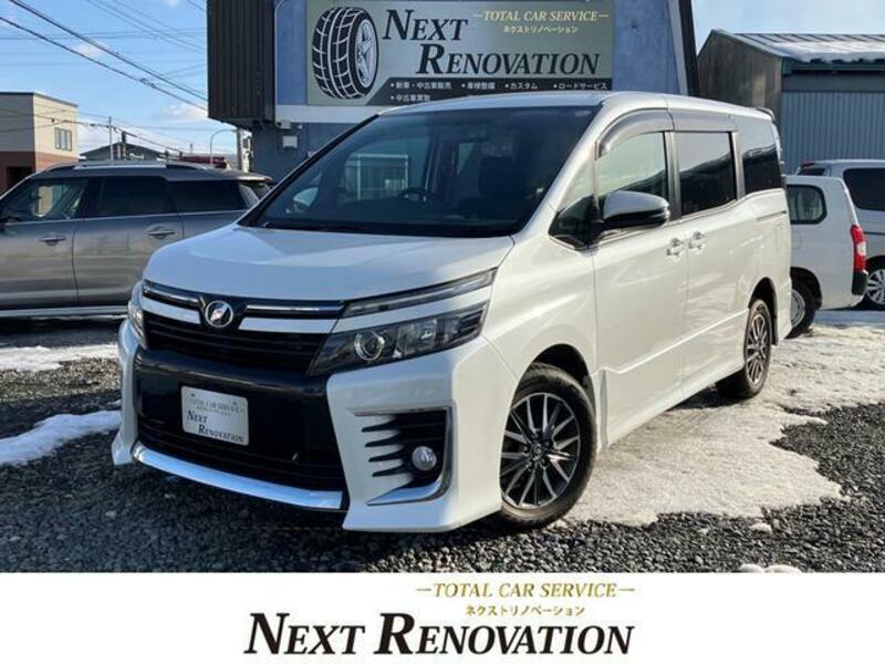 TOYOTA VOXY