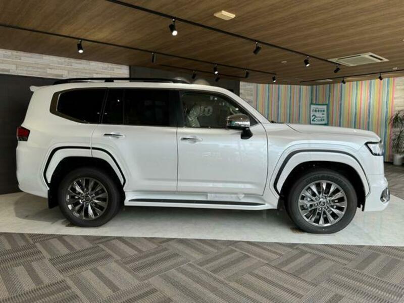 LAND CRUISER