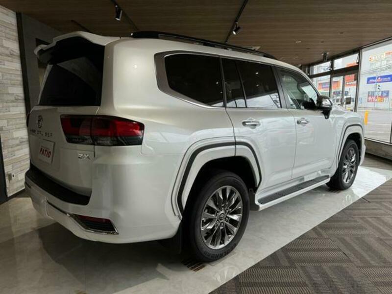 LAND CRUISER