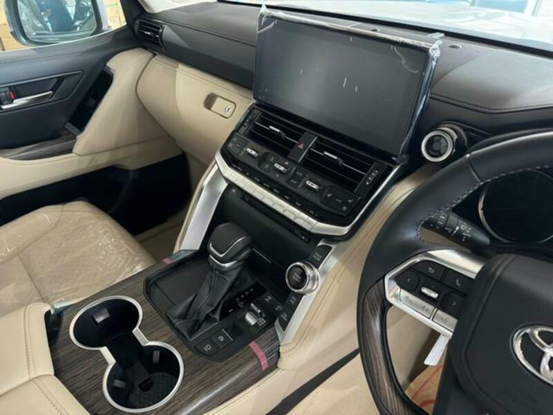 LAND CRUISER