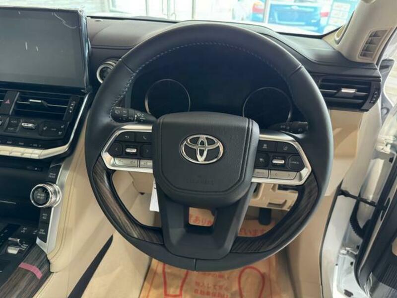 LAND CRUISER