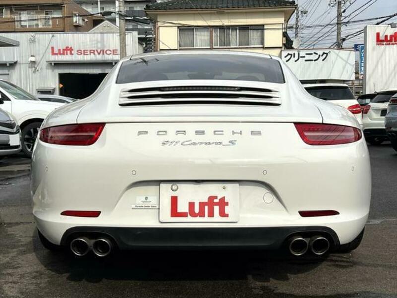 911