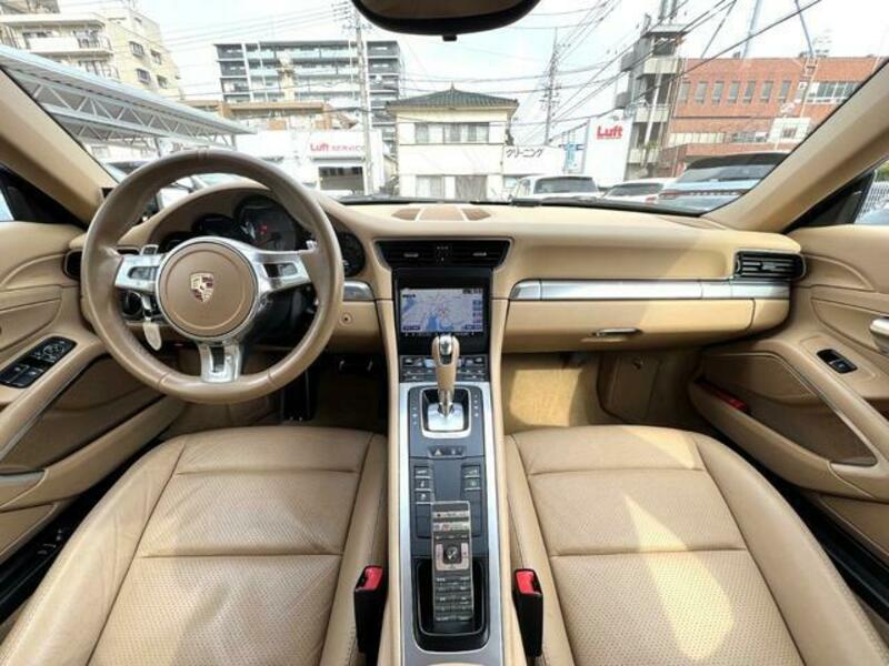 911