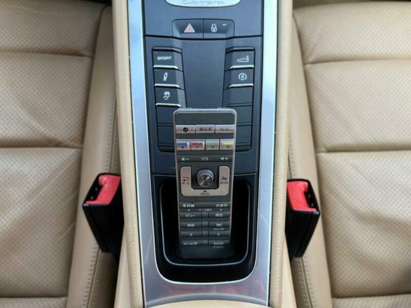 911