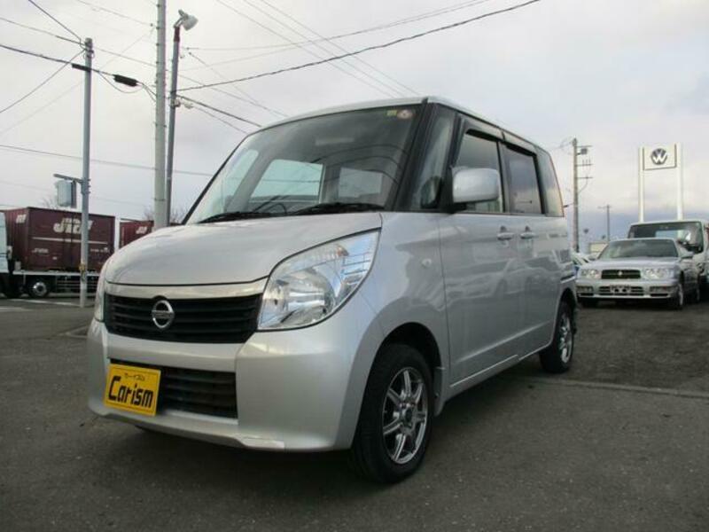 NISSAN ROOX