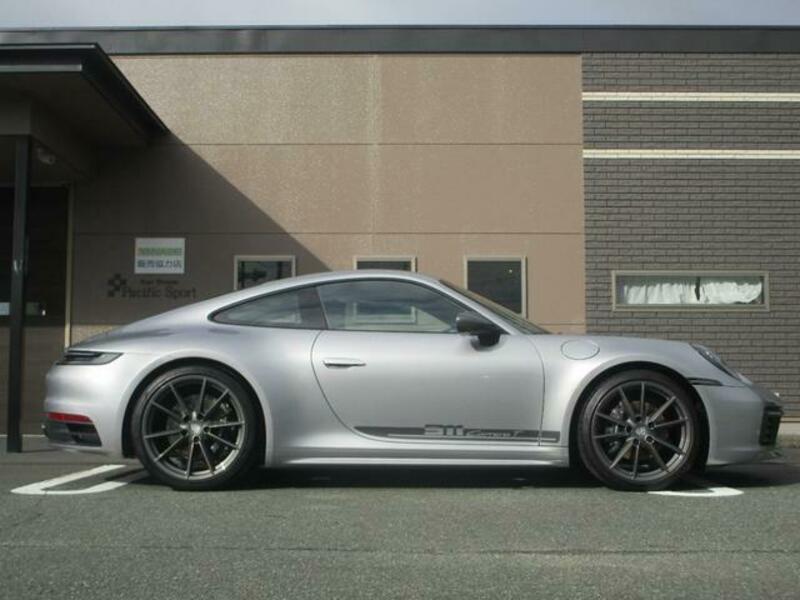 911