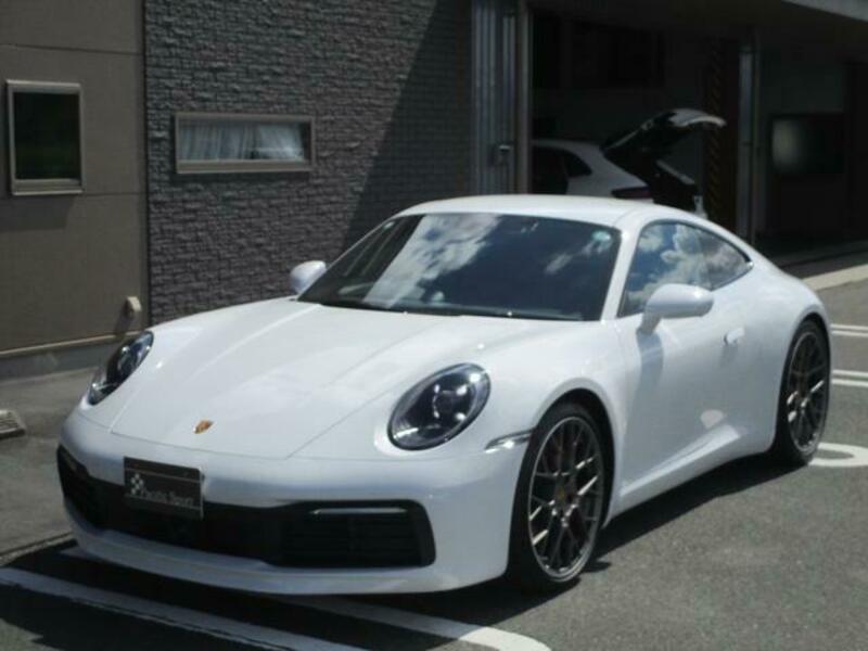 911