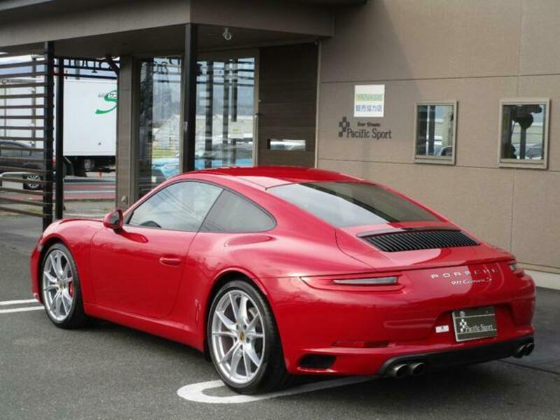 911