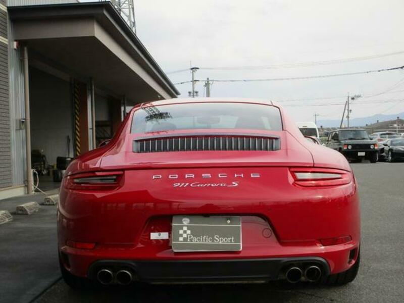 911
