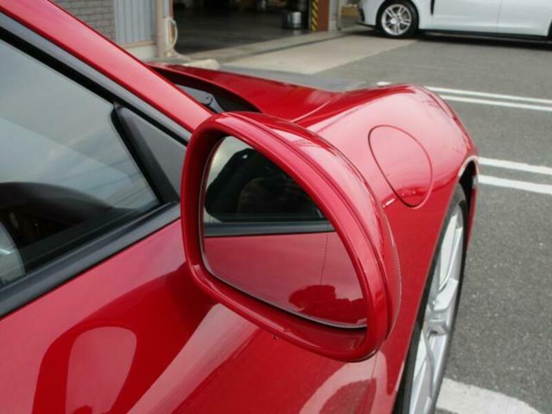 911