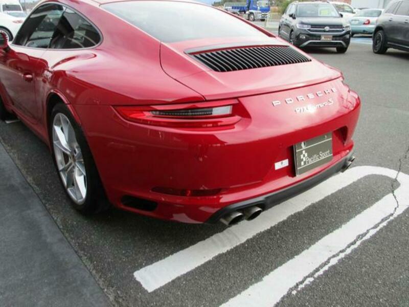 911
