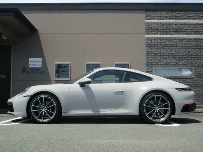 911