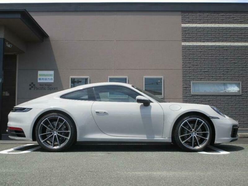 911