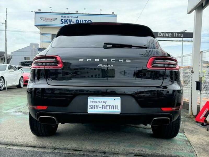 MACAN