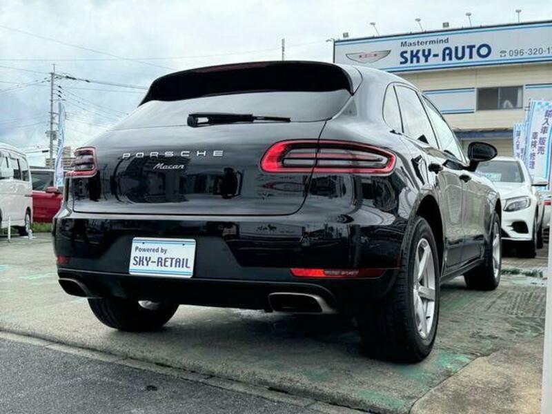 MACAN