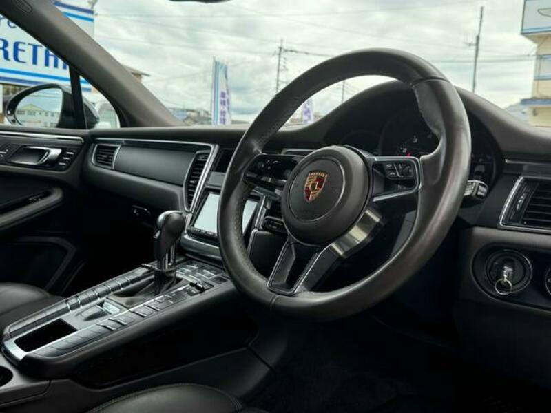 MACAN
