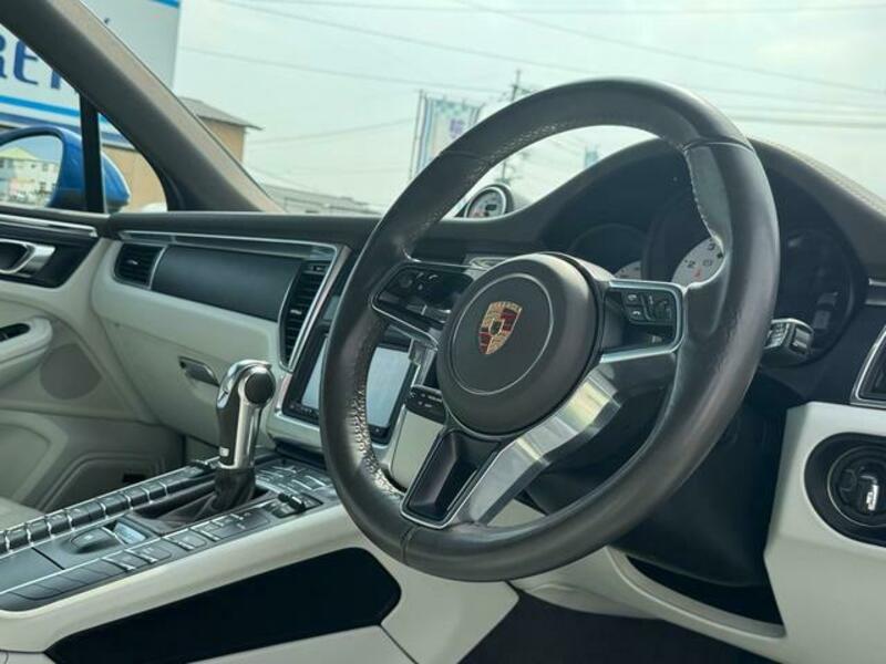 MACAN