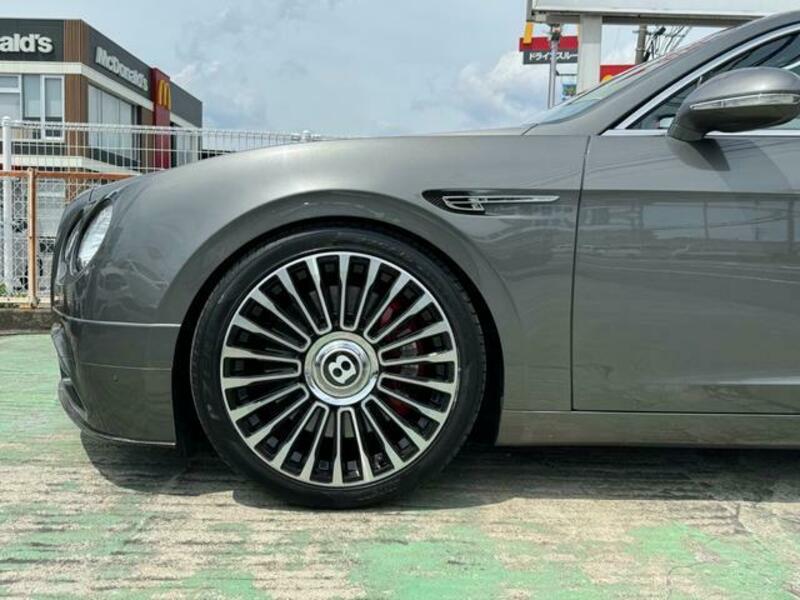 FLYING SPUR