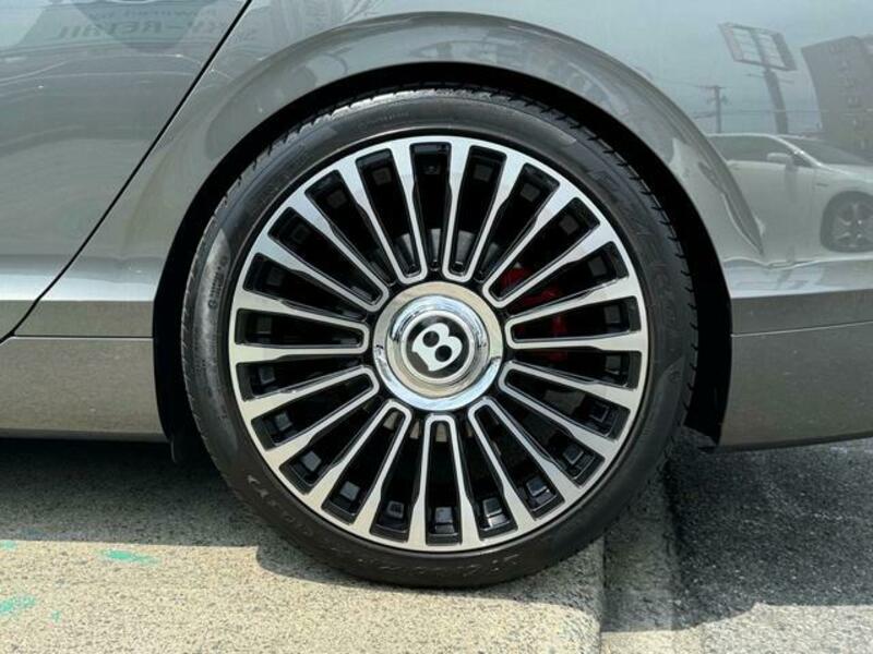 FLYING SPUR